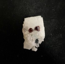 Garnet, aquamarine, black tourmaline and quartz in Albite - J07100